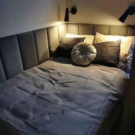 Flat Near Old Town Апартаменти